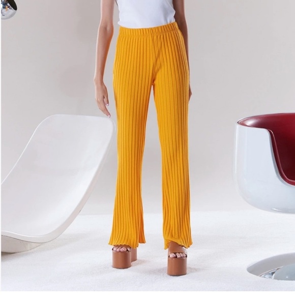 Simon Miller Rib Alder Wide Leg Cropped Pants in Cyrene  Yellow Medium - Picture 2 of 6